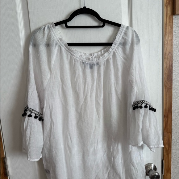 Plus size Apt. 9 White Blouse with Black Accents - Picture 4 of 6